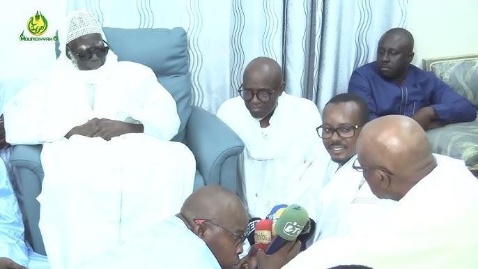 Touba : Mbackiyou Faye remet plus de 2 milliards de FCFA à Serigne Mountakha