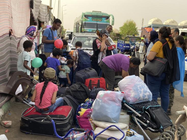 Soudan: des centaines de réfugiés au Caire cherchent à rejoindre Khartoum en bus