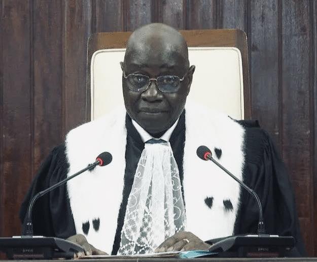 Décès de Mamadou Badio Camara : Amadou Ba rend hommage à un « serviteur éminent » de la justice sénégalaise