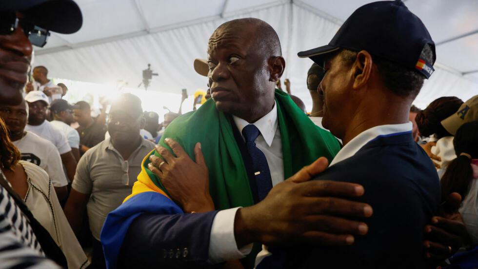 Présidentielle au Gabon: la victoire d’Oligui Nguema suscite des scènes de liesse et des interrogations sur son ampleur