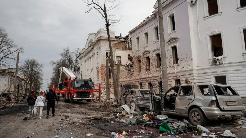 Ukraine: la population sous le choc après la frappe russe à Soumy