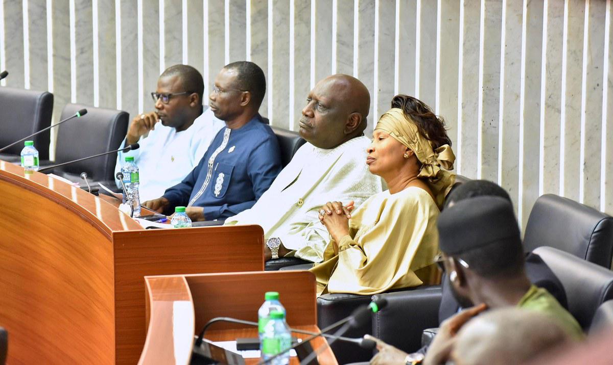 Projet de mise en accusation du Président Macky SALL : le Groupe Parlementaire Takku Wallu dénonce une manœuvre, destinée à salir l'image et la réputation de l’ancien Président