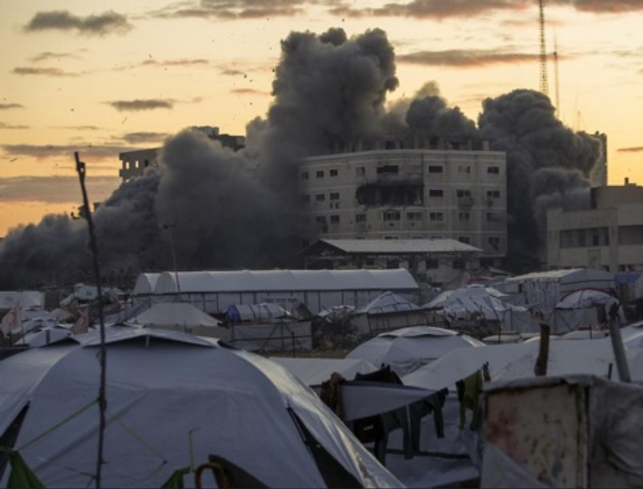 Gaza: la Défense civile annonce 16 morts dans une frappe israélienne sur des tentes de déplacés