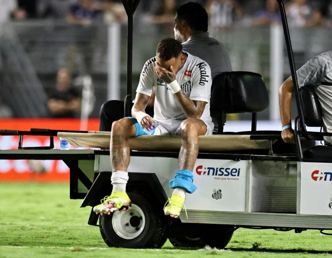 Brésil : Neymar rechute encore !