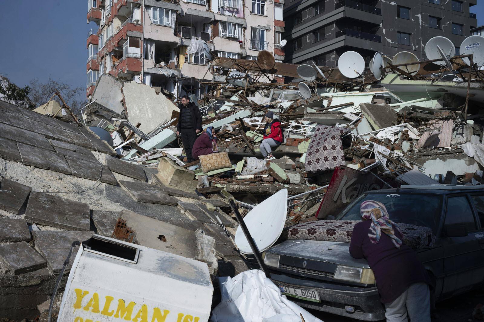 Turquie : un puissant séisme de magnitude 6,2 frappe Istanbul