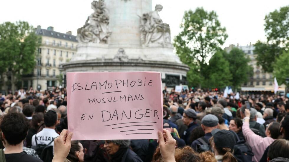 Meurtre dans une mosquée en France: la colère et l'anxiété de la communauté musulmane