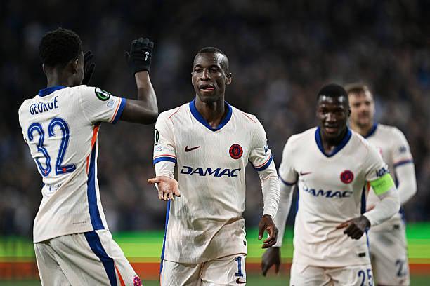 Nicolas Jackson en feu : Chelsea s'impose face à Djurgarden et prend une option sur la finale