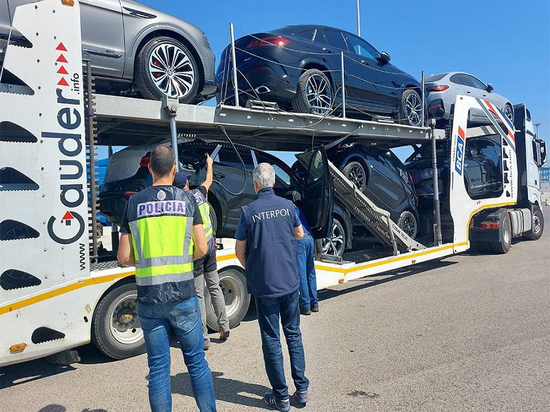 Opération "Safe Wheels" : Interpol détecte 150 véhicules volés, 75 voitures saisies