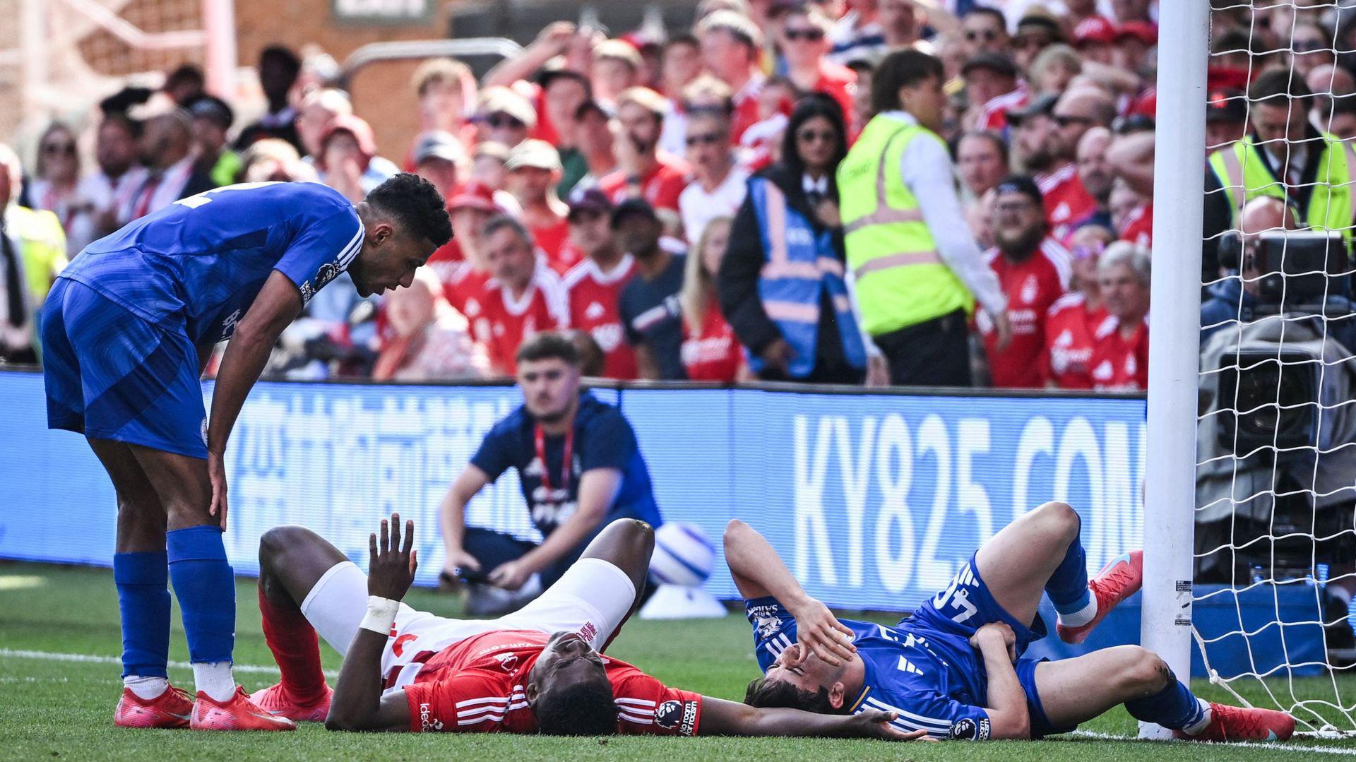 Nottingham Forest : Taiwo Awoniyi placé dans un coma artificiel après avoir heurté un poteau