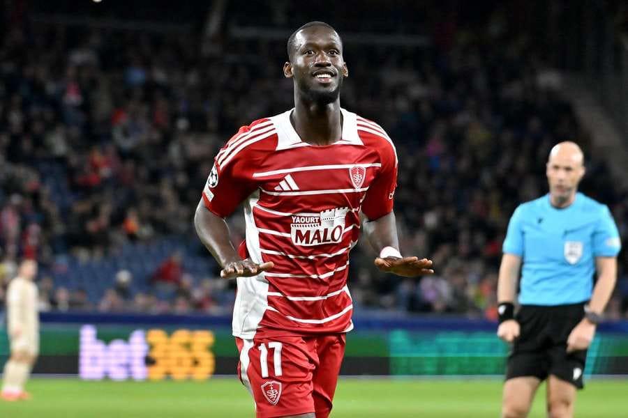 L’avenir de Sima s’assombrit à Brighton : un échange inattendu en vue avec l’Olympiakos