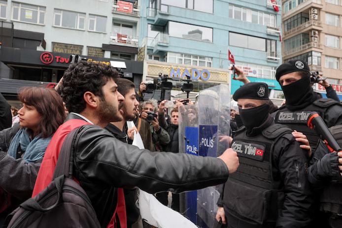 Turquie: nouvelle vague d'arrestations dans l'enquête contre Ekrem Imamoglu, le maire d'Istanbul