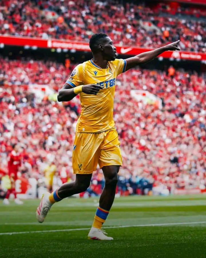 Premier League : Ismaila Sarr clôt la saison en beauté, buteur face à Liverpool