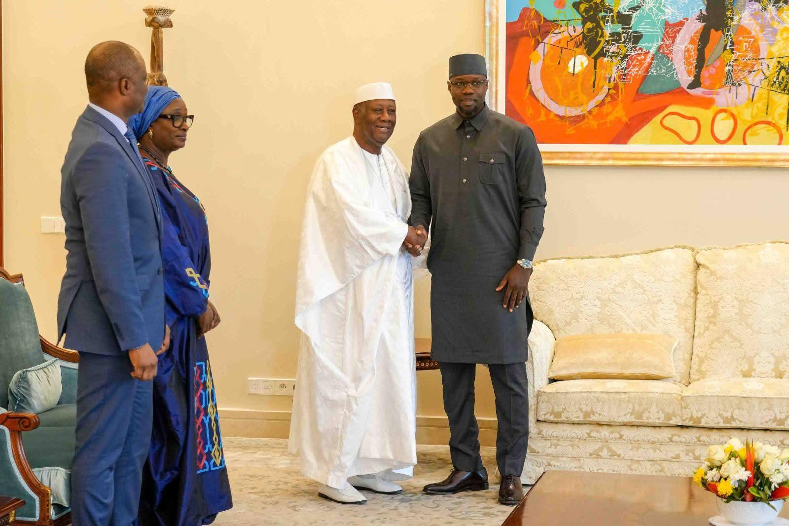En images – Côte d’Ivoire : le Premier ministre sénégalais Ousmane Sonko reçu en audience par le Président Alassane Ouattara