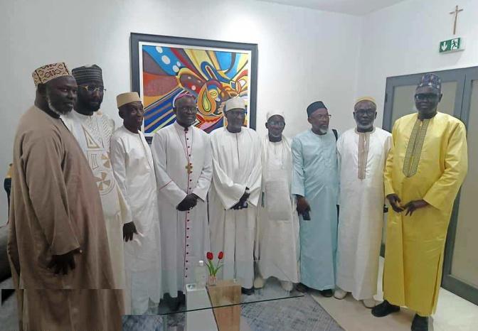 Dialogue interreligieux : La Ligue des Imams et Prédicateurs du Sénégal rend une visite de courtoisie à Monseigneur André Gueye