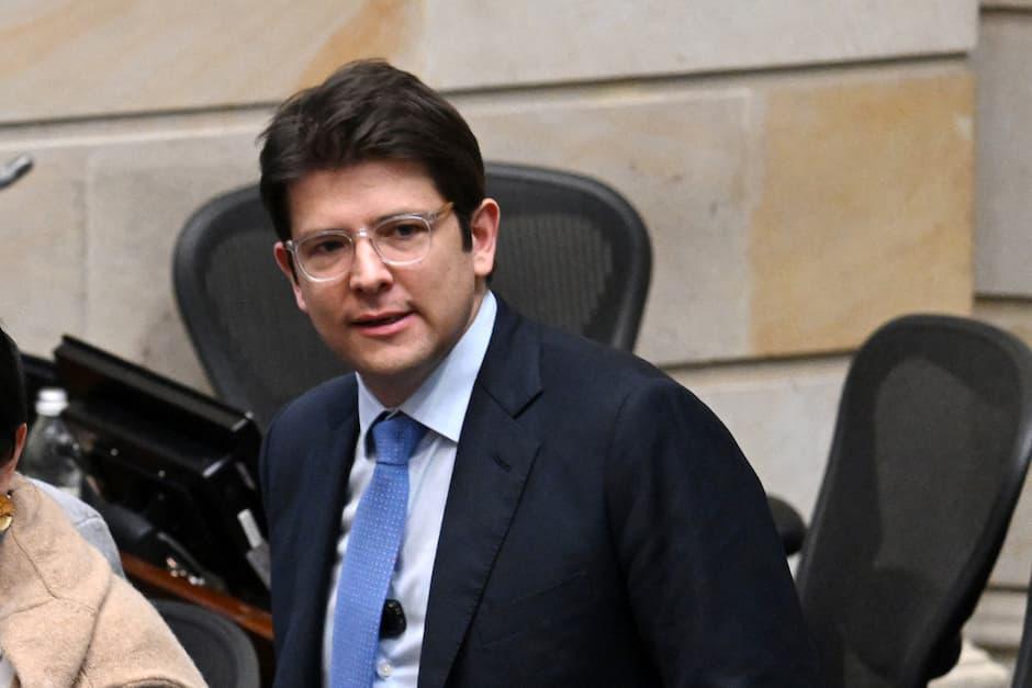 Colombie: le prétendant à la présidence touché par trois balles, dont deux à la tête
