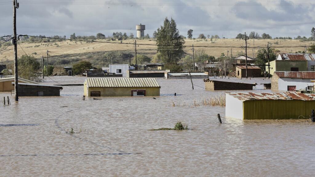Inondations au Cap-Oriental en Afrique du Sud: «L’eau est montée tellement haut qu’on a des frigos dans les arbres»