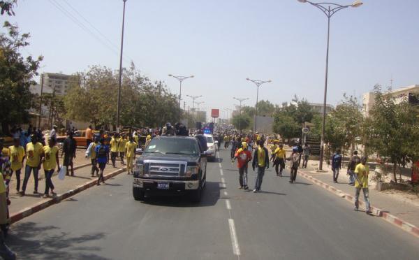 VIDÉO - Clôture de campagne du second tour, Me Wade mise sa « dernière carte ».