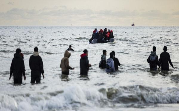 France: deux migrants meurent en tentant de traverser la Manche