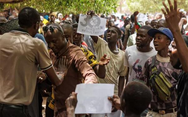 Mali: la dissolution des organisations politiques attaquée en justice