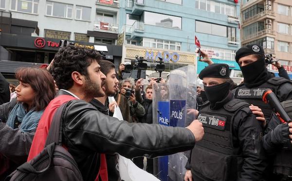 Turquie: nouvelle vague d'arrestations dans l'enquête contre Ekrem Imamoglu, le maire d'Istanbul