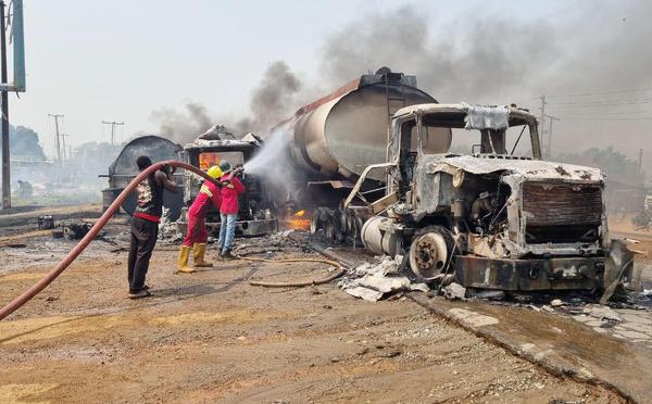 Nigeria: explosion à un arrêt de bus devant une caserne à Abuja