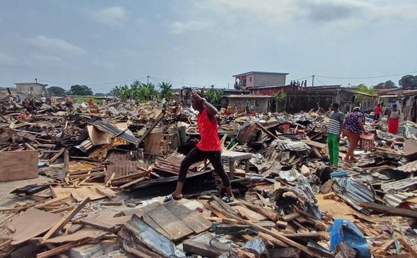 Au Gabon, l'affaire des déguerpissements prend une tournure politique