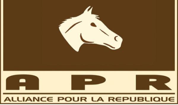 Sortie du leader de Pastef: l’APR dézingue Sonko et critique son « incompétence chronique »