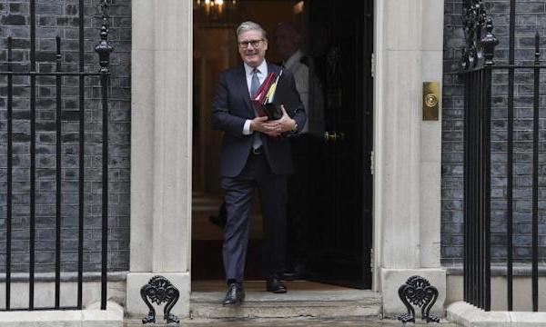 Le Premier ministre Keir Starmer impopulaire, après un an à la tête du gouvernement britannique