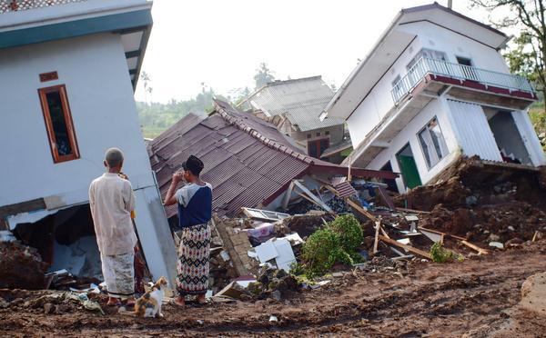 Indonésie: tremblement de terre de magnitude 6,7 au large de la côte est