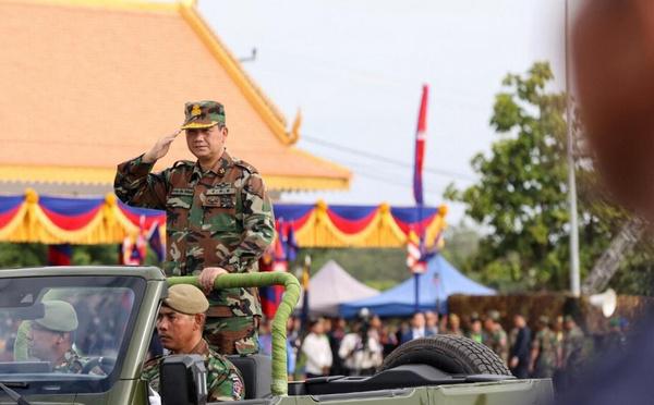 Le Cambodge annonce le service militaire obligatoire dans un contexte tendu avec la Thaïlande
