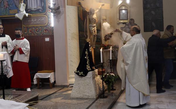 Gaza : Israël bombarde une église catholique faisant trois morts et une dizaine de blessés
