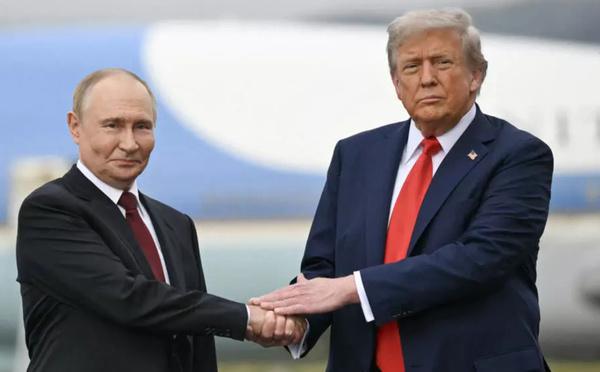 Sommet Trump-Poutine: la réunion entre les deux présidents et leurs conseillers est en cours