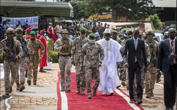 Mali : le pouvoir militaire radie des généraux, des officiers et un sous-officier