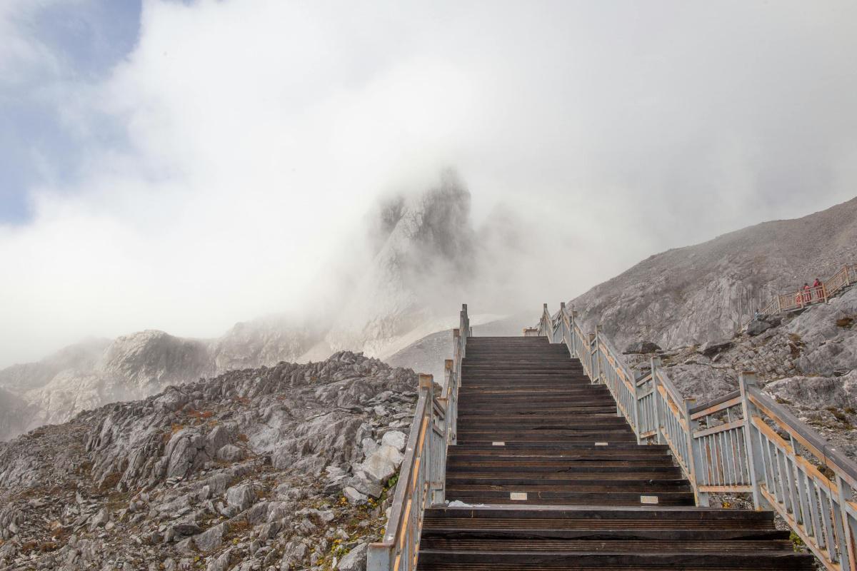 Rechtsform und Gewerbeanmeldung: Los geht‘s in die Selbstständigkeit! Rechtsform und Gewerbeanmeldung: Los geht‘s in die Selbstständigkeit!