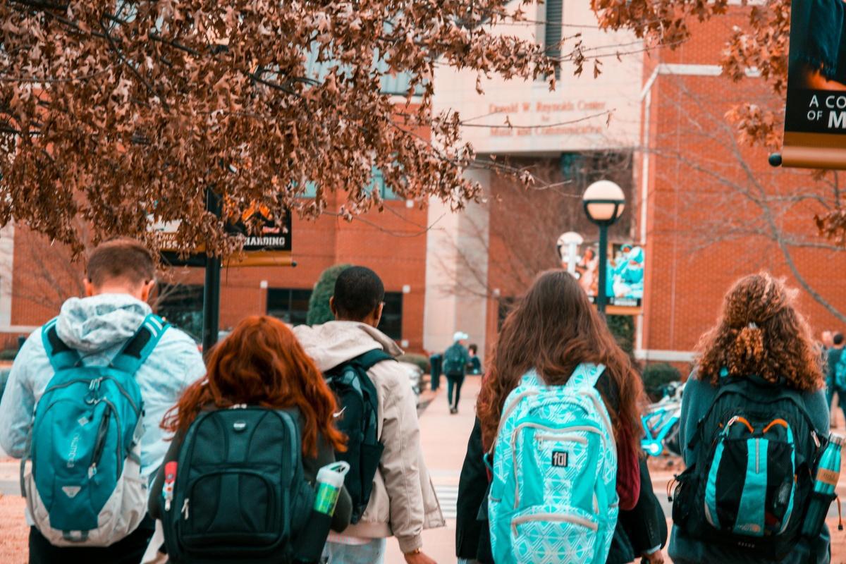 Campusrundgang mit Studis für Schülerinnen & Schüler an der HTWK Leipzig