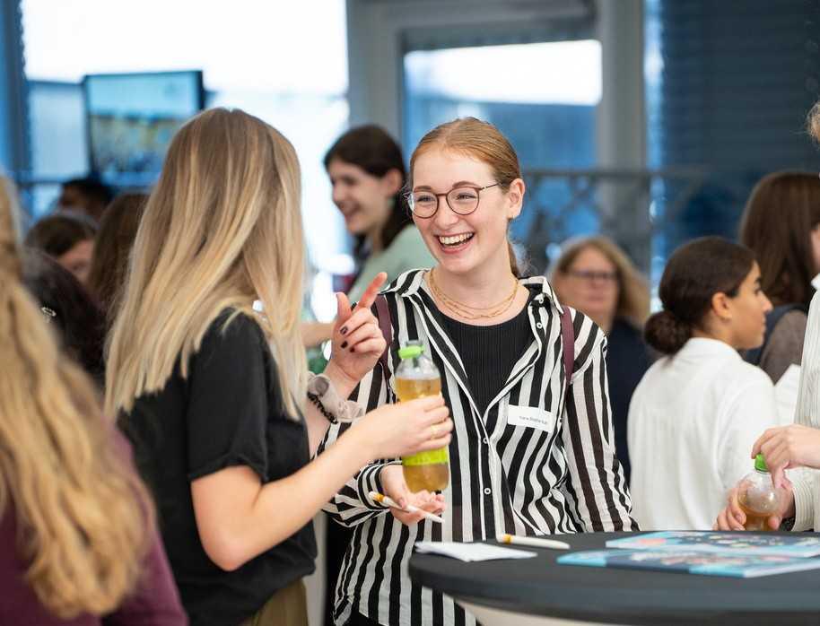 MINT im Lehramtsstudium: Uni vs. Schule