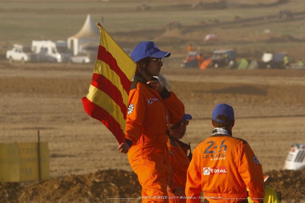 A quatre heures de l'arrivée, on croise les doigts ! A quatre heures de l'arrivée, on croise les doigts !