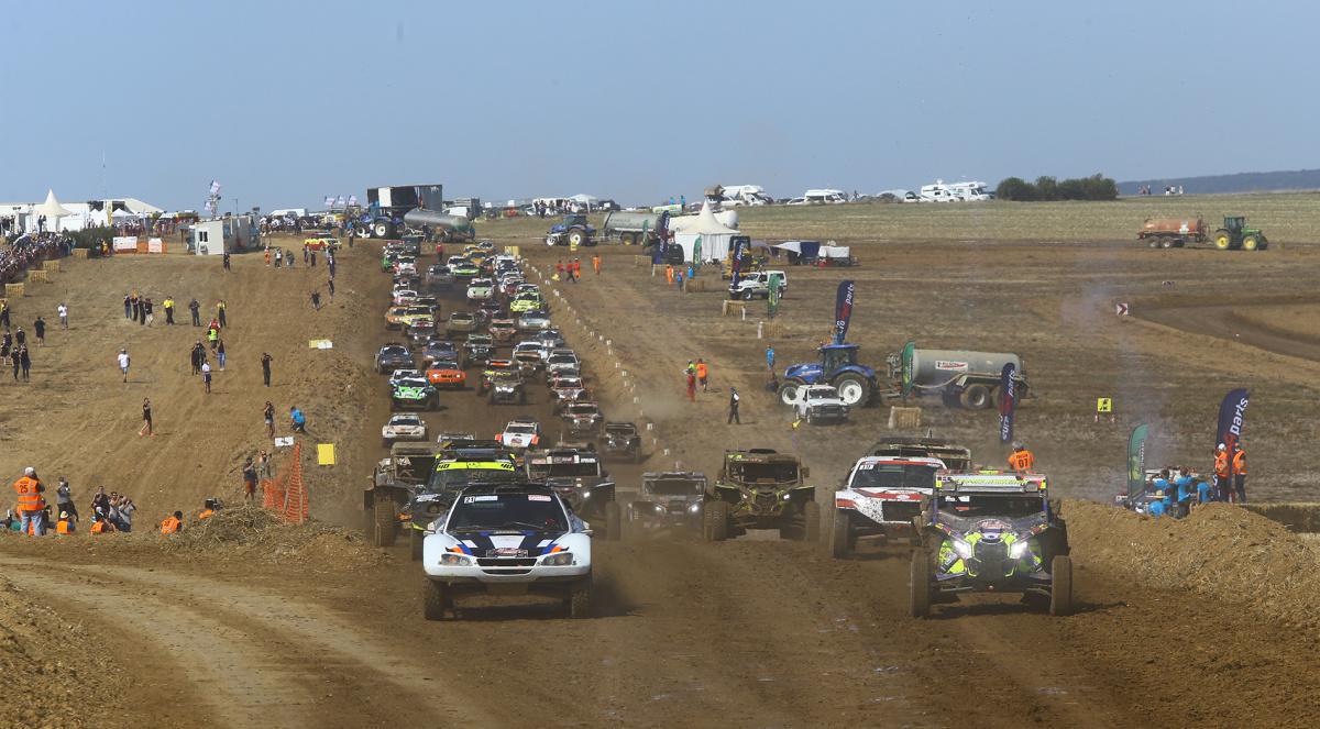Départ : la fusée Fouquet sur le pas de tir Départ : la fusée Fouquet sur le pas de tir