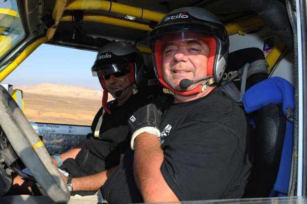 A bord du FJ Cruiser de Corine et Patrick Seguin, et Marc Vayrac A bord du FJ Cruiser de Corine et Patrick Seguin, et Marc Vayrac