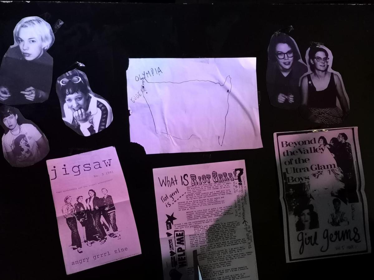 RIOT GRRRLS RIOT GRRRLS