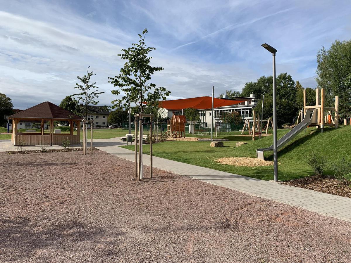 Main Echo: »Neues Krom­bacher Sport- und Frei­zeit­gelän­de ist fertig« Main Echo: »Neues Krom­bacher Sport- und Frei­zeit­gelän­de ist fertig«