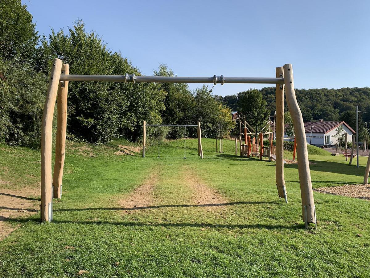 Main Echo: »Neues Krom­bacher Sport- und Frei­zeit­gelän­de ist fertig« Main Echo: »Neues Krom­bacher Sport- und Frei­zeit­gelän­de ist fertig«