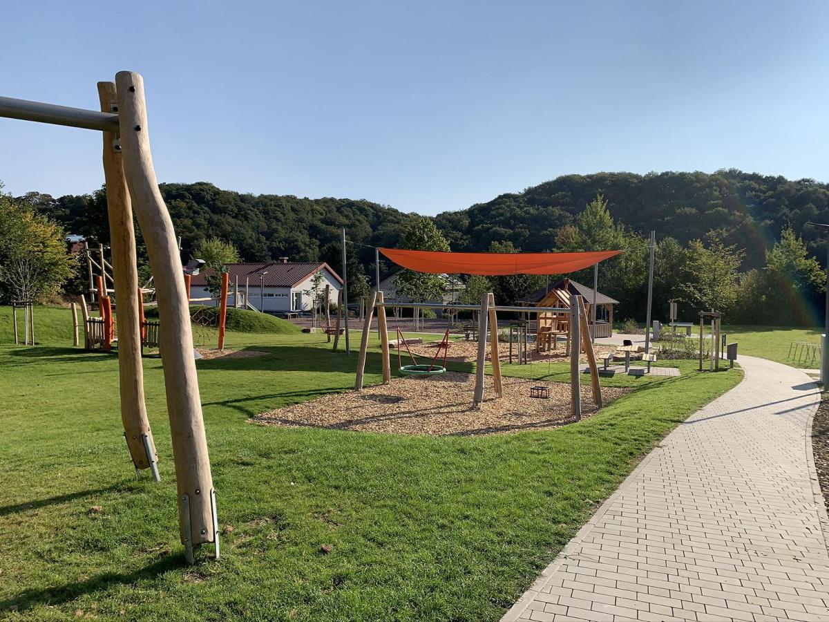 Main Echo: »Neues Krom­bacher Sport- und Frei­zeit­gelän­de ist fertig« Main Echo: »Neues Krom­bacher Sport- und Frei­zeit­gelän­de ist fertig«