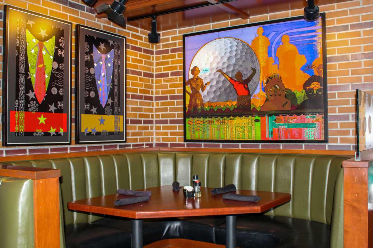 Houlihans Restaurant and Bar