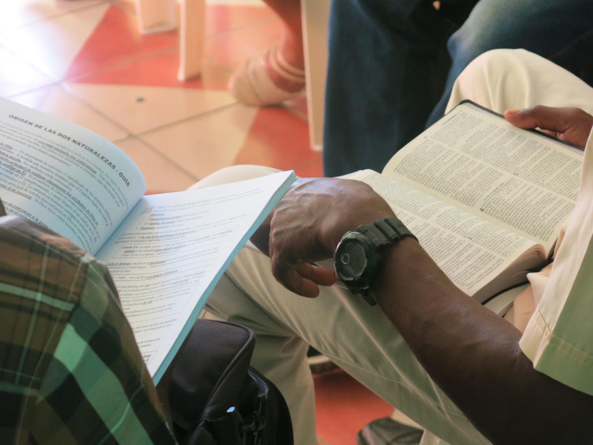 Etapa 1 - Entendiendo la Vida Cristiana Etapa 1 - Entendiendo la Vida Cristiana