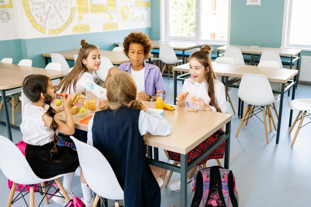 Servicio COMEDOR y DESPERTADOR curso 2026-2027 Servicio COMEDOR y DESPERTADOR curso 2026-2027