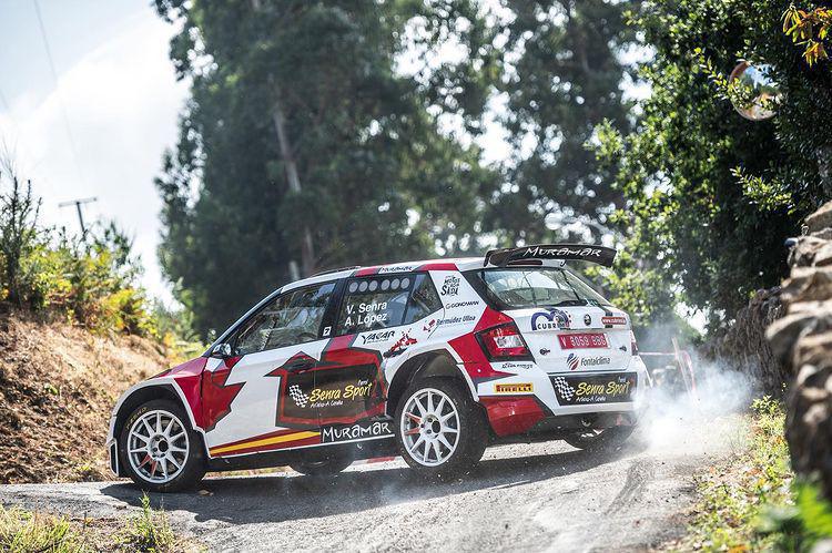 Víctor Senra se sube al coche con el que Efrén Llarena ganó en Sarón Víctor Senra se sube al coche con el que Efrén Llarena ganó en Sarón
