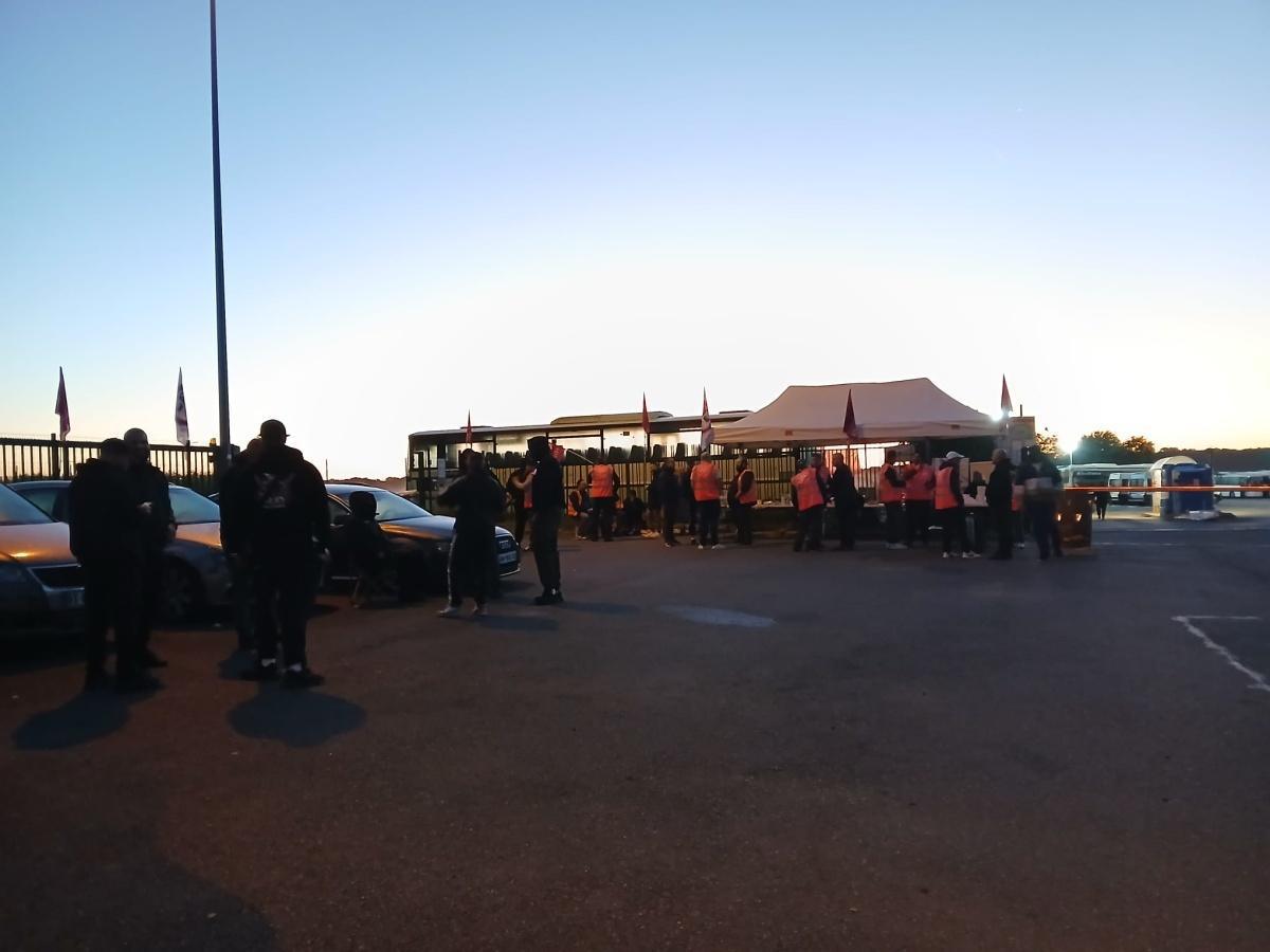 Vidéos/photos piquet de grève SUD à Transdev Pays de Fontainebleau le 18/09