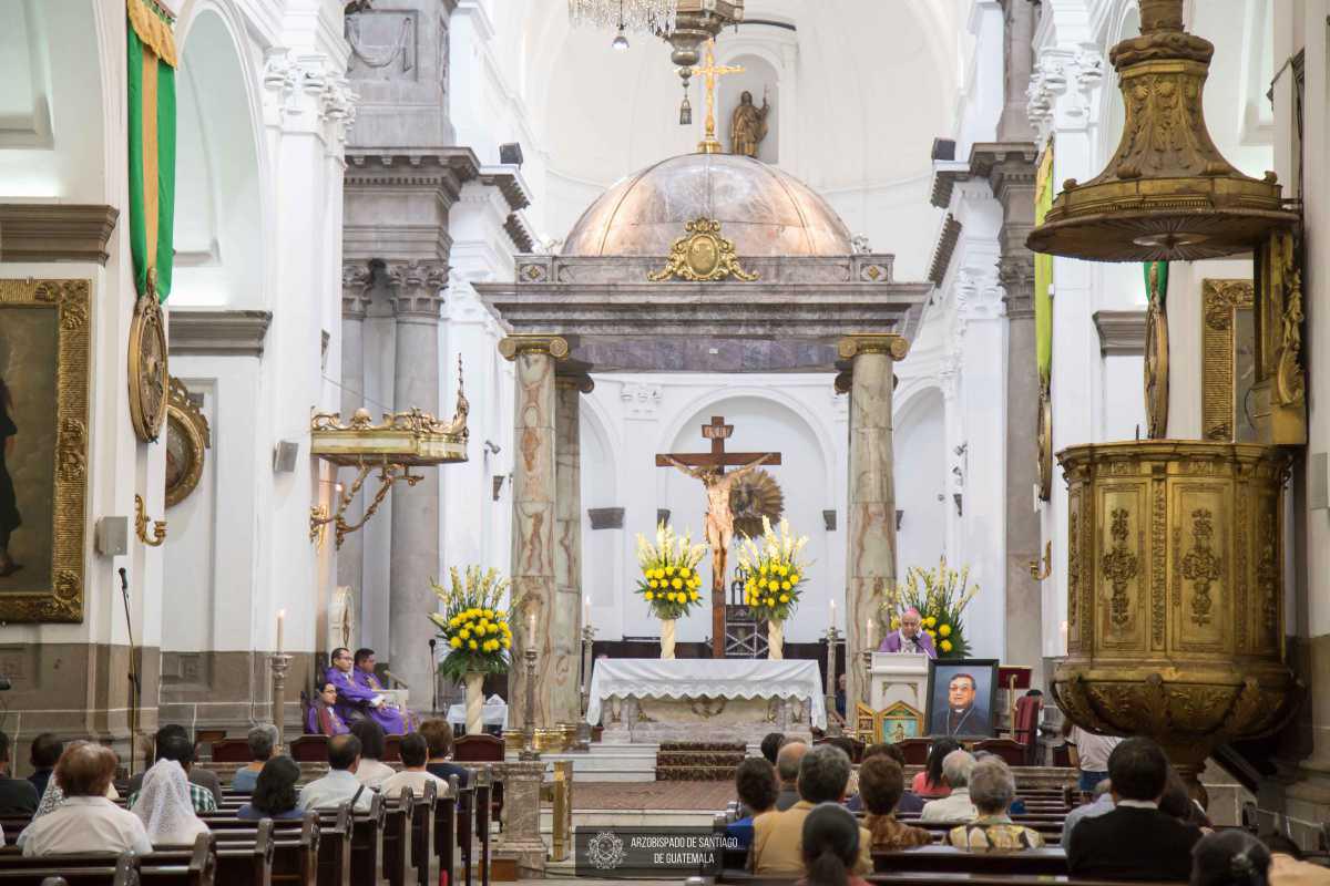 Santa Eucaristía por el Aniversario del fallecimiento de Mons. Oscar Julio Vian Morales, sdb