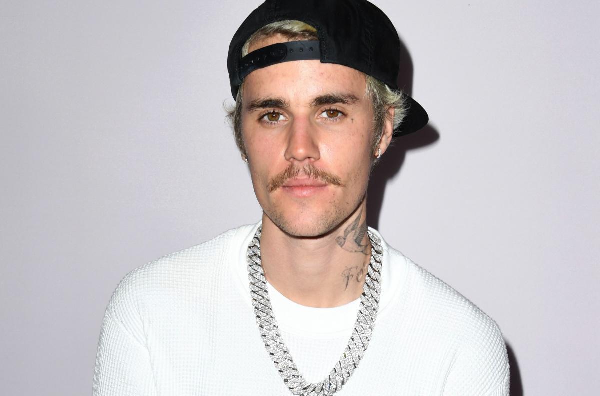 ¿POR QUÉ JUSTIN BIEBER NO TIENE TELÉFONO CELULAR?